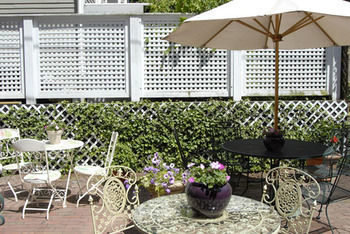 The Spring Seasons Inn Newport Bagian luar foto