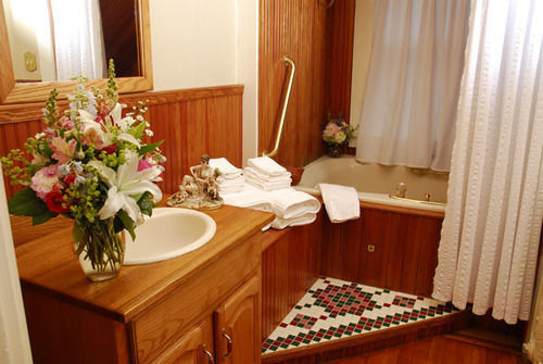 The Spring Seasons Inn Newport Bagian luar foto